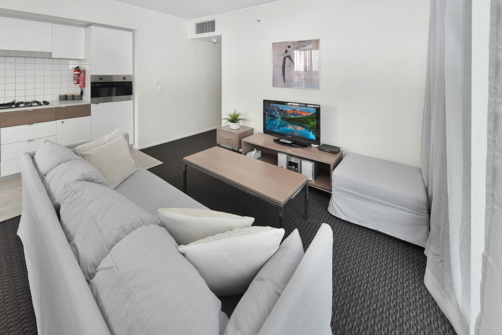Light & Airy 3 Bd Cbd Apt: Balconytramwifi/Parking Apartment Аделейд Екстериор снимка