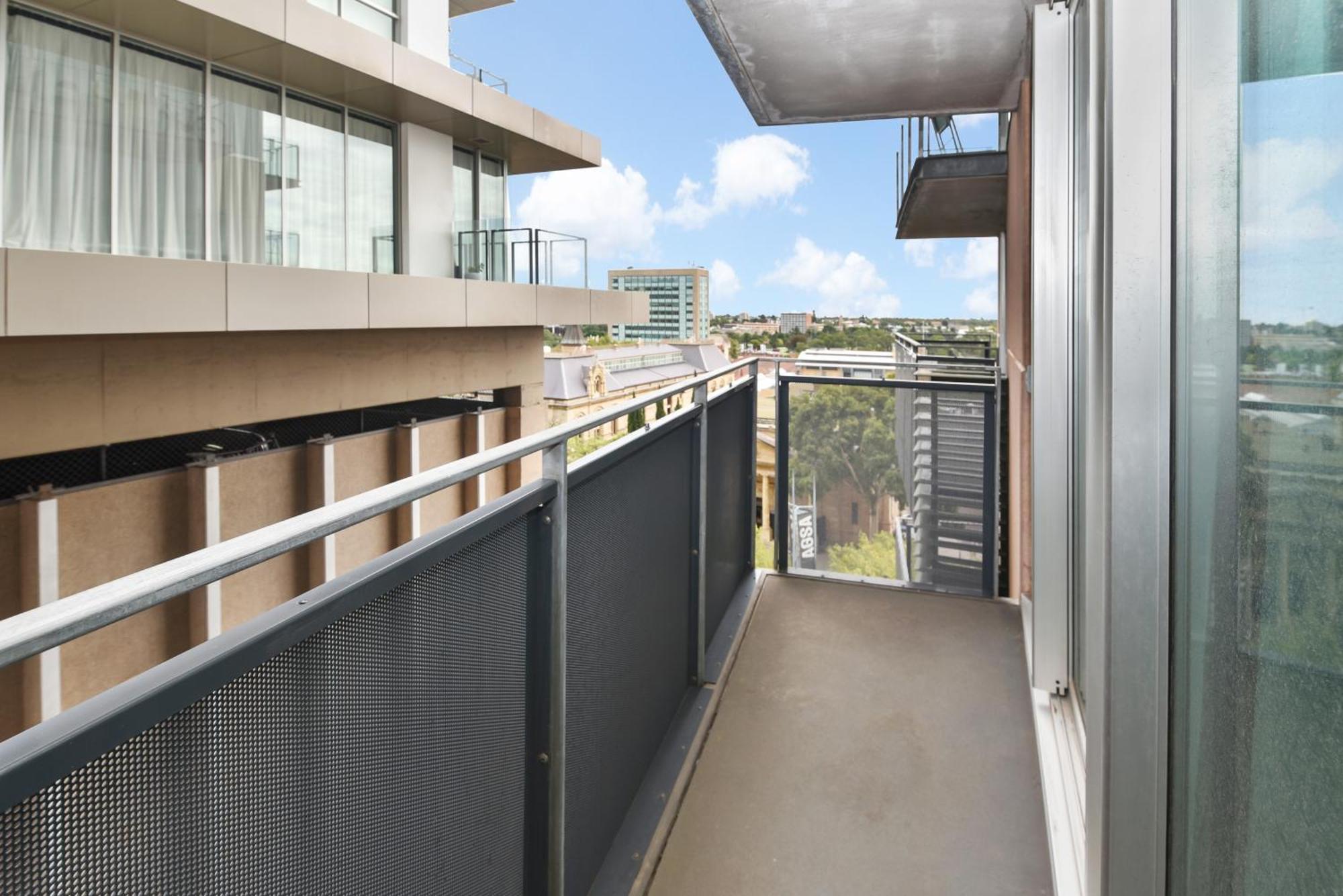 Light & Airy 3 Bd Cbd Apt: Balconytramwifi/Parking Apartment Аделейд Екстериор снимка